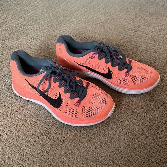 Nike Running Shoes - Picture 2 of 4